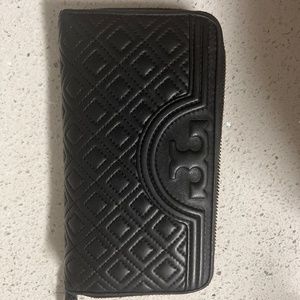 Tory Burch long wallet